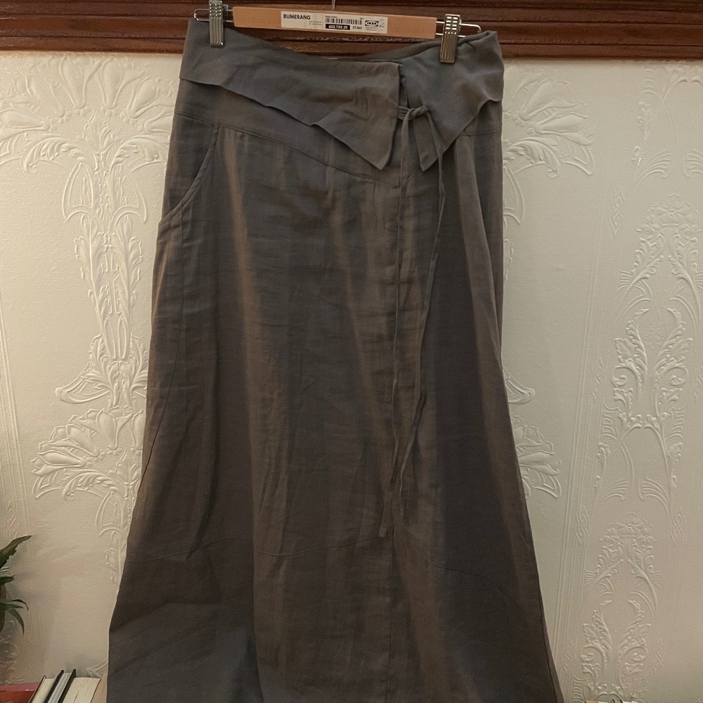 SOLD!! Sarah pacini linen skirt